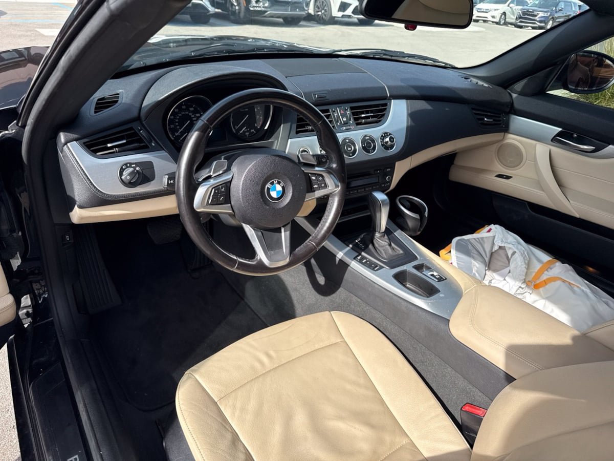 Used 2011 BMW Z4 sDrive30i RWD image 7