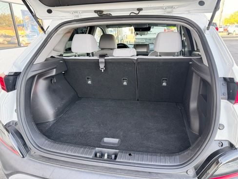 Used 2022 Hyundai Kona SE image 7