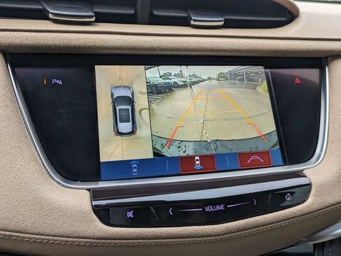 Used 2018 Cadillac XT5 Platinum AWD/4WD image 23
