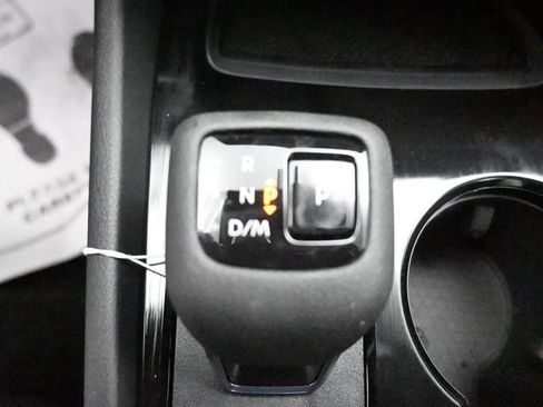Used 2025 Nissan Rogue SV FWD image 15