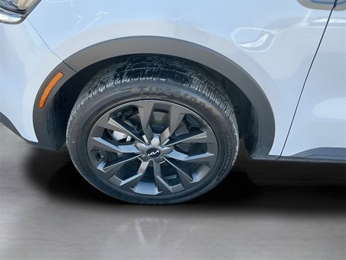 Used 2023 Kia Sorento SX Prestige image 9