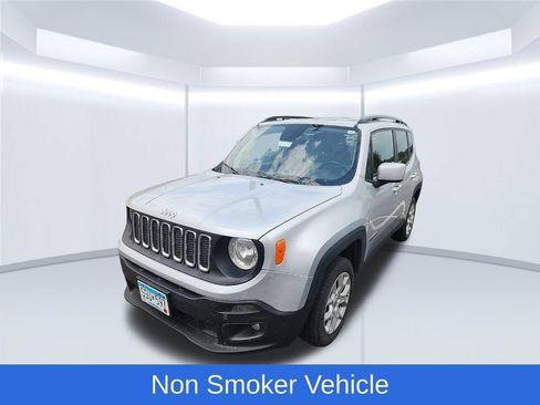 Used 2018 Jeep Renegade Latitude w/ Cold Weather Group AWD/4WD image 5