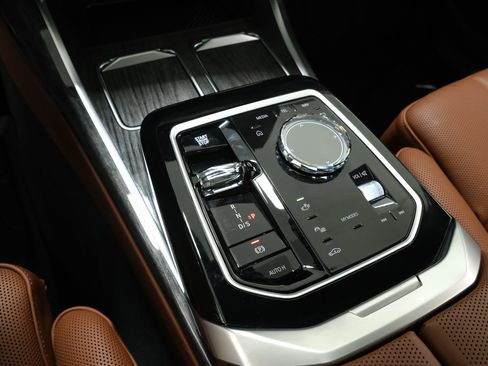 Used 2026 BMW 760i xDrive w/ Executive Package AWD/4WD image 23