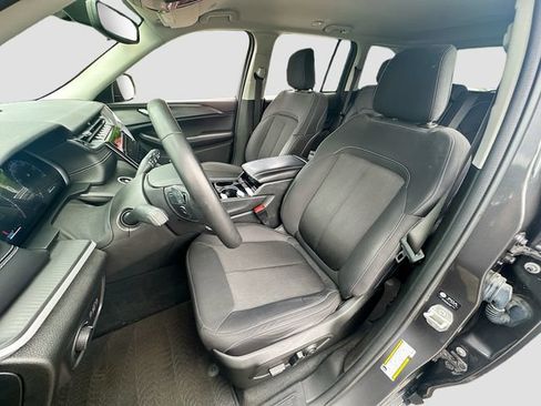 Used 2023 Jeep Grand Cherokee Laredo AWD/4WD image 20