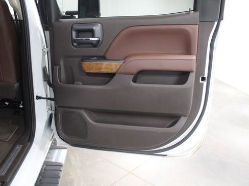 Used 2019 Chevrolet Silverado 2500 High Country w/ Duramax Plus Package image 33
