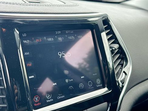 Used 2020 Jeep Cherokee Limited AWD/4WD image 19