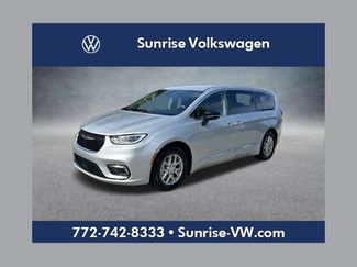 Used 2024 Chrysler Pacifica Touring-L FWD 360° Tour