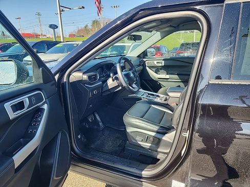 Certified 2023 Ford Explorer XLT w/ Equipment Group 202A AWD/4WD image 10