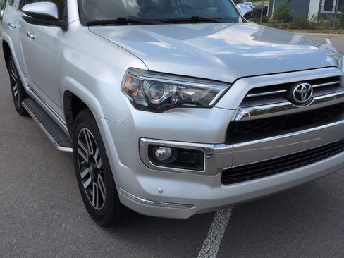 Used 2020 Toyota 4Runner Limited AWD/4WD image 10