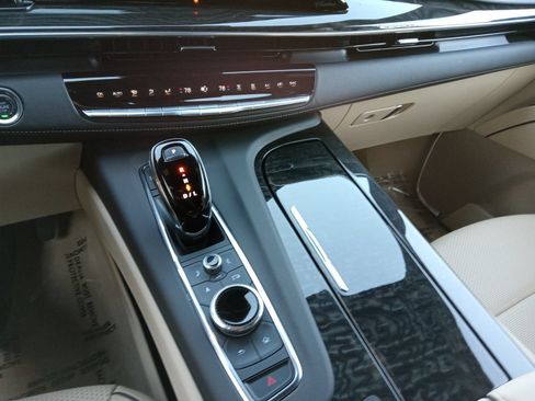 Certified 2024 Cadillac Escalade ESV Premium Luxury AWD/4WD image 18