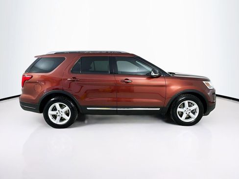 Used 2018 Ford Explorer XLT w/ Equipment Group 201A FWD image 8