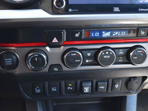 Certified 2021 Toyota Tacoma Limited image 12