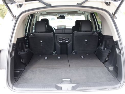 Used 2023 Honda Pilot Touring image 7
