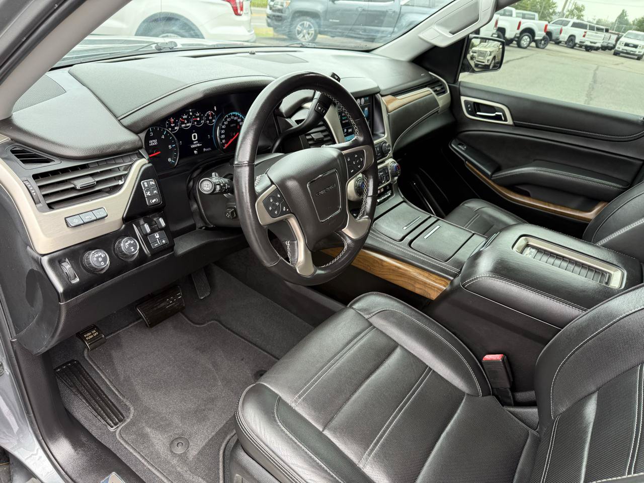 Used 2020 GMC Yukon XL Denali w/ Open Road Package AWD/4WD image 13