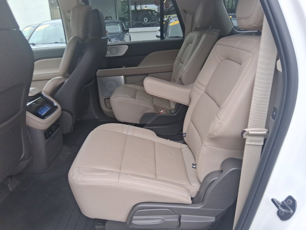 Used 2022 Lincoln Navigator L Reserve AWD/4WD image 16