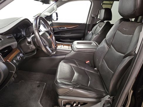 Used 2020 Cadillac Escalade ESV Premium Luxury image 8