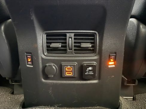 Used 2020 Nissan Titan PRO-4X w/ Pro-4x Convenience Package AWD/4WD image 26