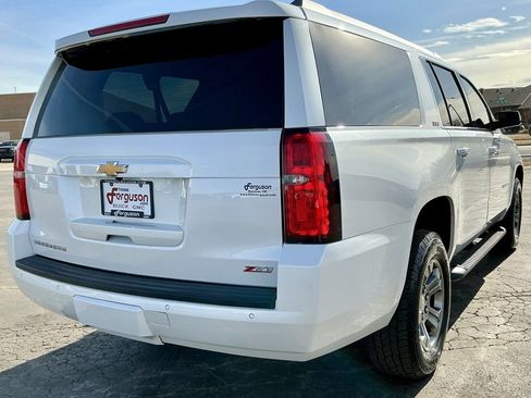Used 2020 Chevrolet Suburban LT w/ Luxury Package image 19