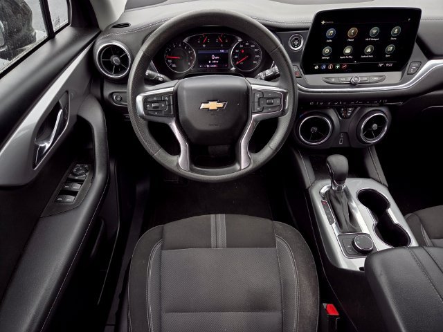 Used 2023 Chevrolet Blazer LT FWD image 11