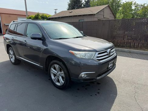 Used 2013 Toyota Highlander Limited FWD image 3