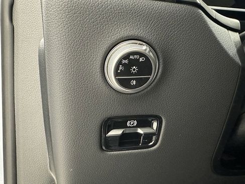 Certified 2025 Mercedes-Benz GLC 300 4MATIC image 34