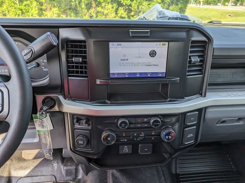 New 2025 Ford F450 XL w/ XL Chrome Package image 20