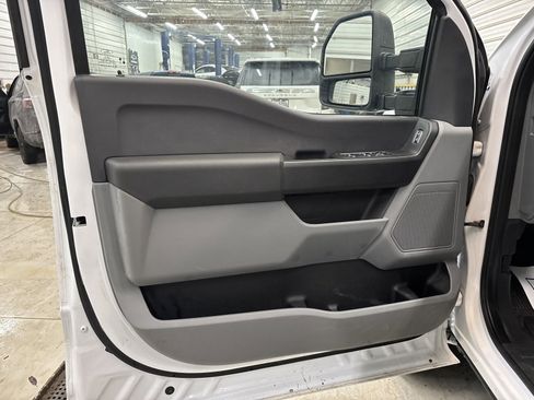 Used 2023 Ford F250 XL image 7