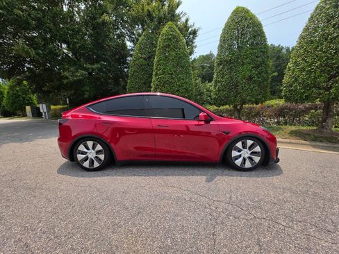 Used 2021 Tesla Model Y 2WD image 6