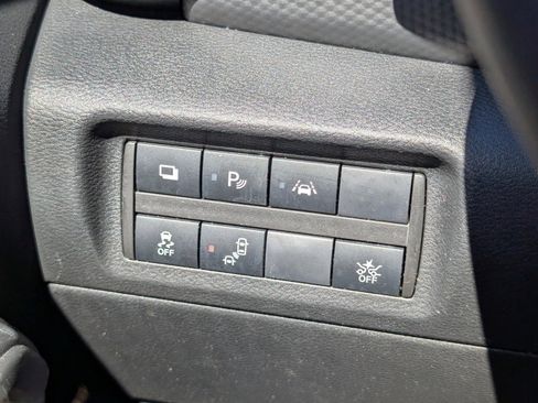 Used 2021 Nissan Kicks S image 24