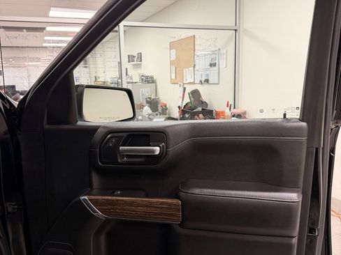 Certified 2019 Chevrolet Silverado 1500 High Country w/ Technology Package image 26