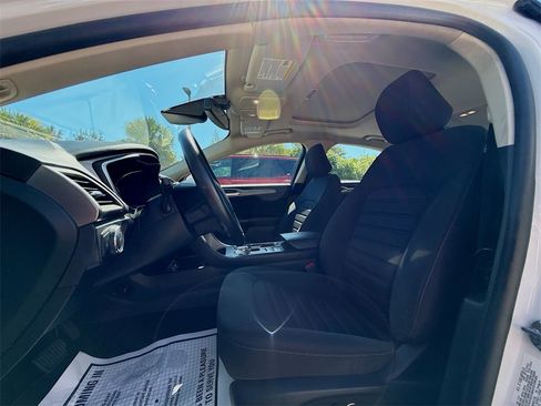 Used 2020 Ford Fusion SE image 22