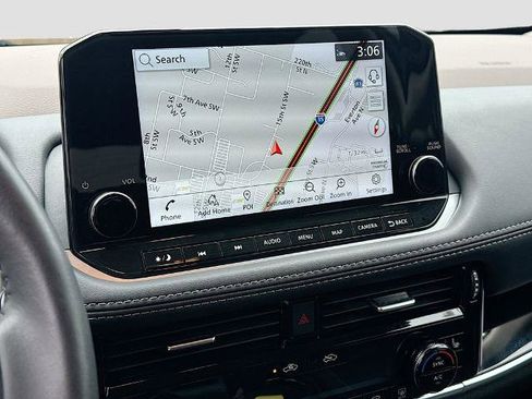 Used 2023 Nissan Rogue SL w/ SL Premium Package image 11