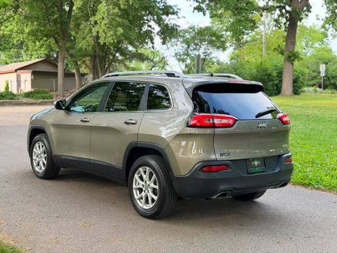 Used 2017 Jeep Cherokee Latitude w/ Safety/Convenience Group AWD/4WD image 4