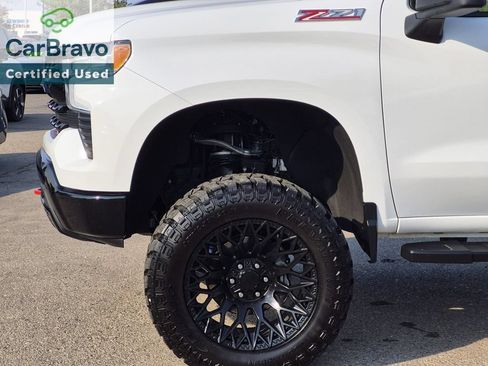 Used 2025 Chevrolet Silverado 1500 LT Trail Boss w/ Convenience Package II AWD/4WD image 9