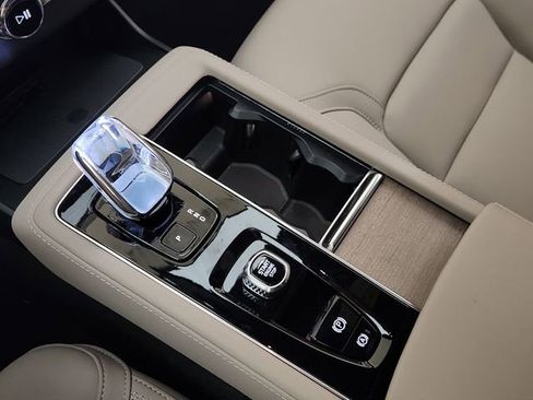 New 2026 Volvo XC90 T8 Core w/ Protection Package image 19