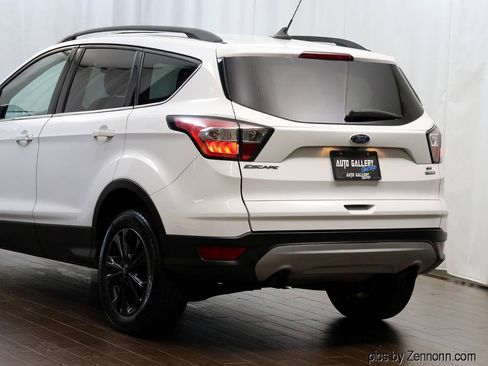 Used 2018 Ford Escape SE w/ SE Sync 3 Package FWD image 7