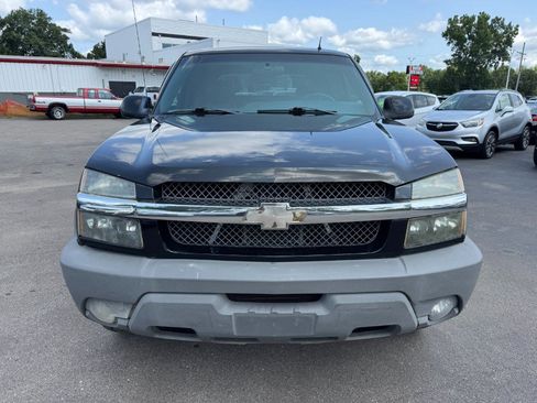 Used 2002 Chevrolet Avalanche 2500 w/ Convenience Pkg AWD/4WD image 8