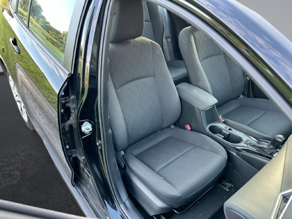 Used 2023 Toyota Corolla LE FWD image 30