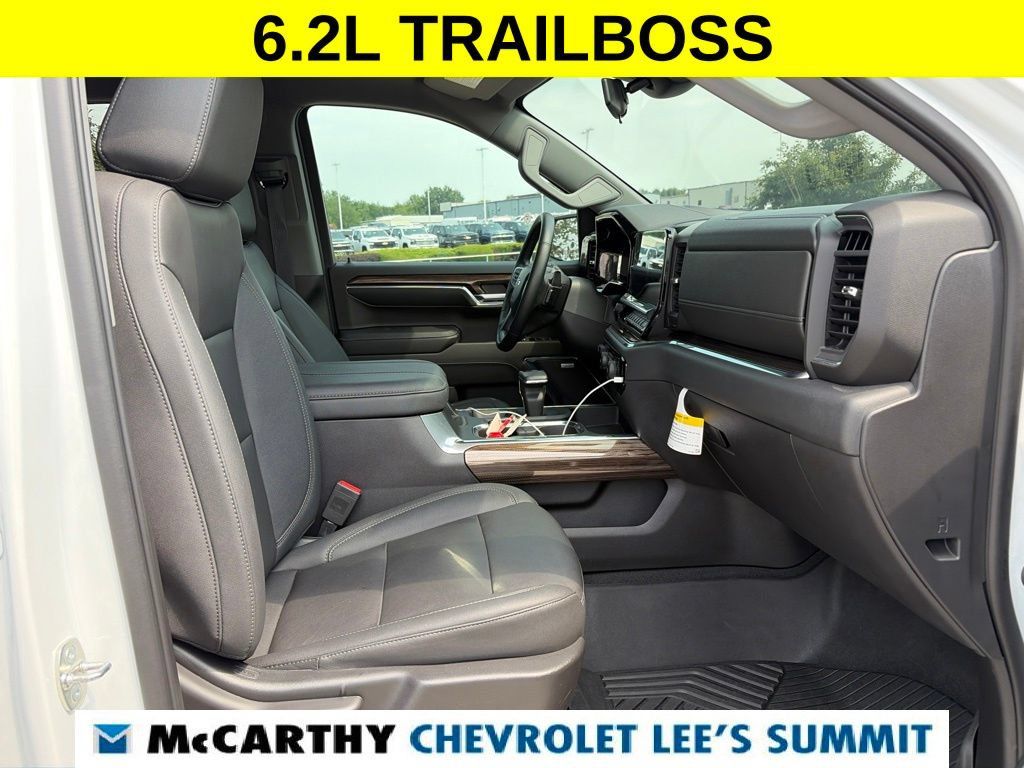 Used 2023 Chevrolet Silverado 1500 LT Trail Boss w/ Convenience Package II AWD/4WD image 28