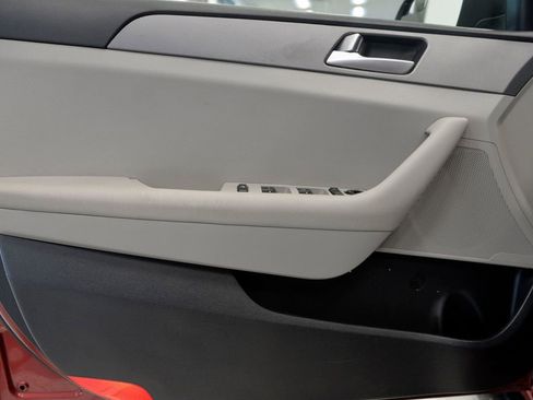 Used 2016 Hyundai Sonata SE w/ Cargo Package image 14