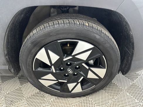 Used 2025 Hyundai Kona SEL FWD image 13