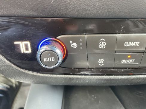 Used 2023 Buick Enclave Essence w/ Sport Touring Edition image 9