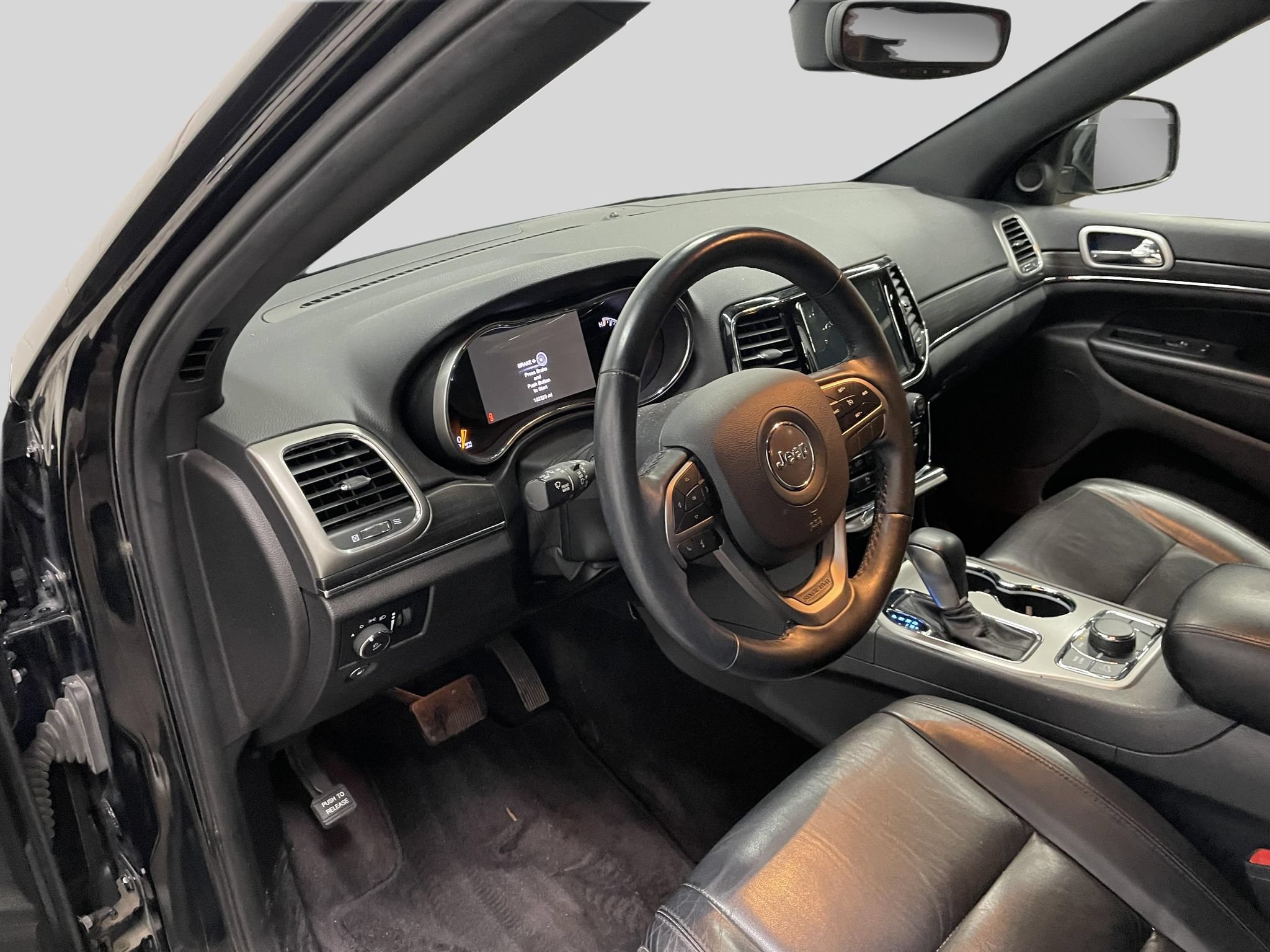 Used 2019 Jeep Grand Cherokee Limited w/ Trailer Tow Group IV AWD/4WD image 12