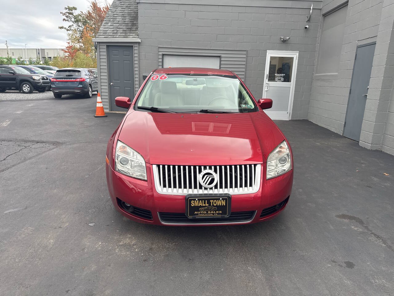Used 2006 Mercury Milan Premier FWD image 2