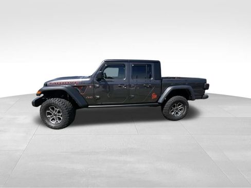 Used 2024 Jeep Gladiator Mojave w/ Technology Group AWD/4WD image 4