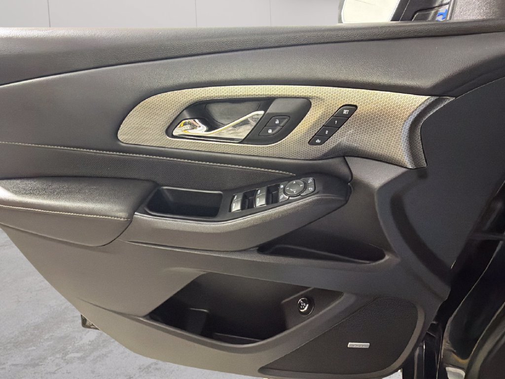 Certified 2023 Chevrolet Traverse Premier FWD image 25
