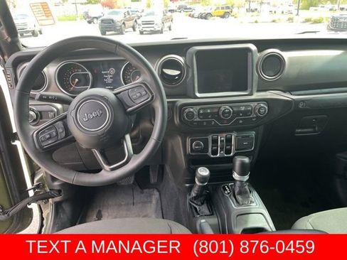 Used 2023 Jeep Gladiator Sport AWD/4WD image 18