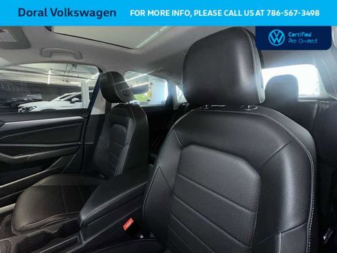 Certified 2023 Volkswagen Jetta SE w/ Panoramic Sunroof Package FWD image 14