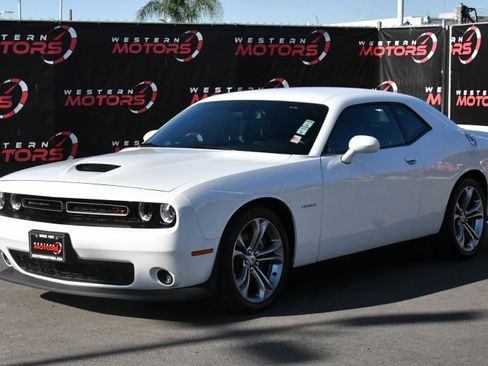 Used 2021 Dodge Challenger R/T image 3