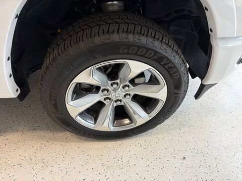 Used 2021 RAM 1500 Limited w/ Body Color Bumper Group AWD/4WD image 13
